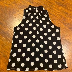 Pokadot blk/white mock sleeveless blouse